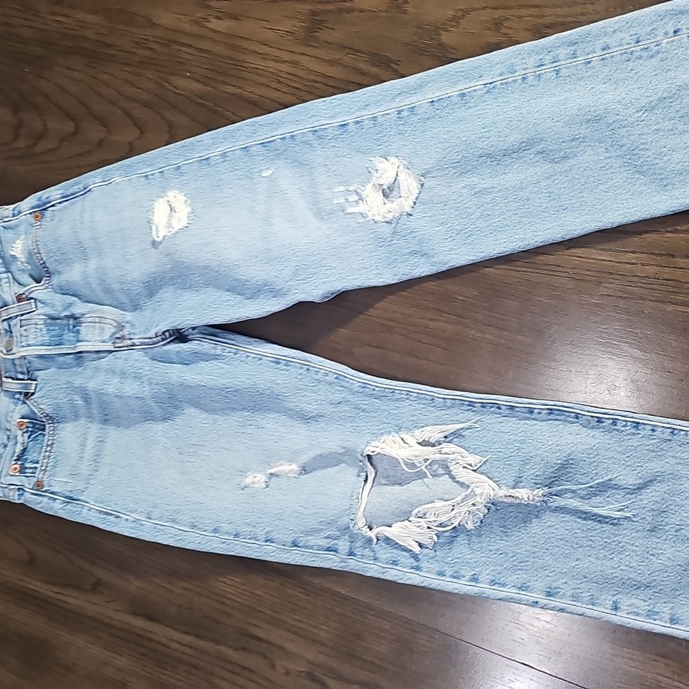 Levi's Classic Light Blue Straight Jeans Size 26 - Picture 2 of 4